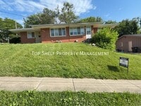 Building Photo - 2425 Welbeck Rd