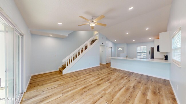 Building Photo - 450 Aquatic Dr