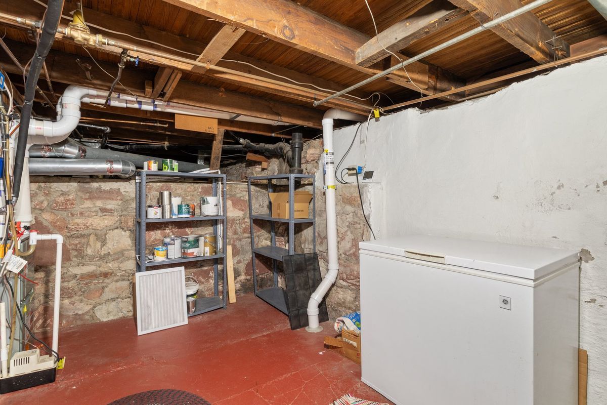 Building Photo - 416 E Espanola St