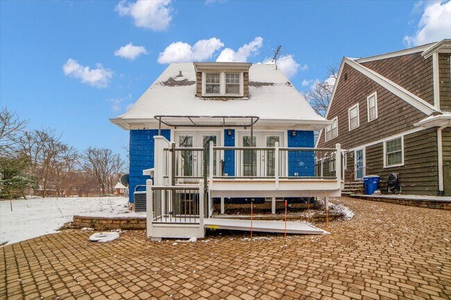 Building Photo - 4941 Montgomery Ave