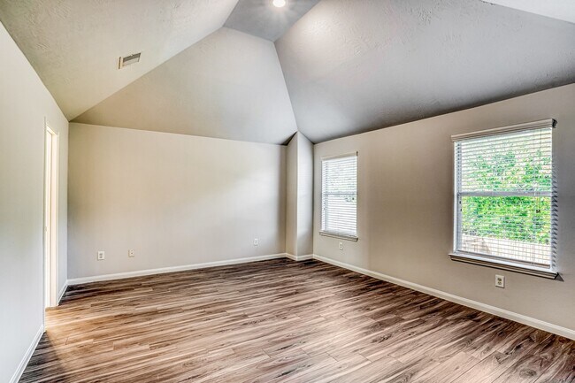 Building Photo - 5738 S Brenwood Dr