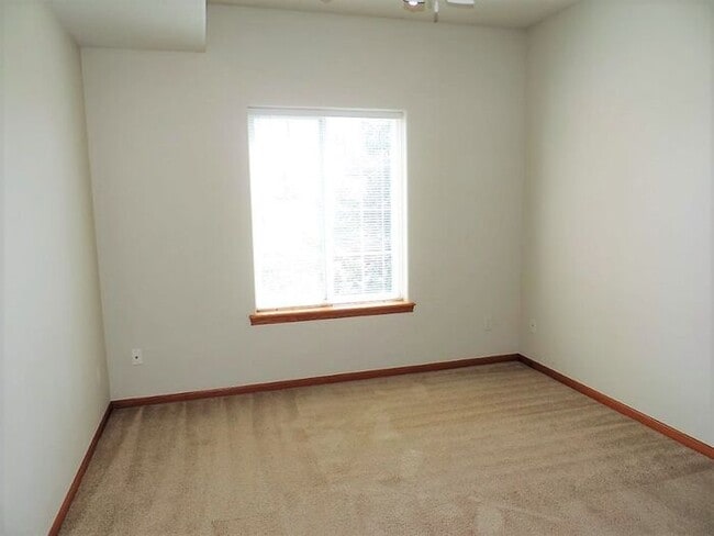 Building Photo - $1,300 | 2 Bedroom, 1 Bathroom Condo | Pet...