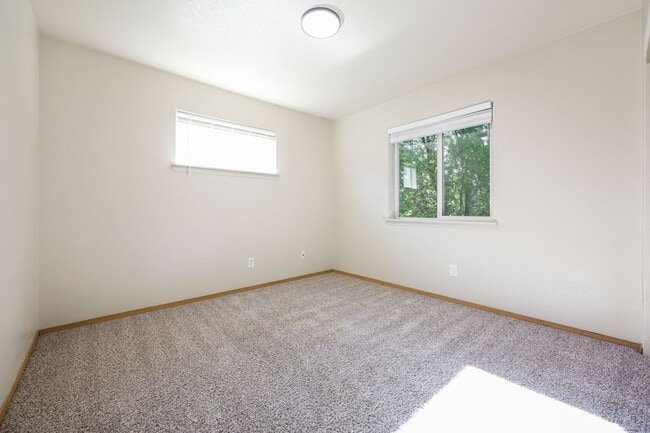 Building Photo - 4bed/2.5 Bathroom house - SE Portland