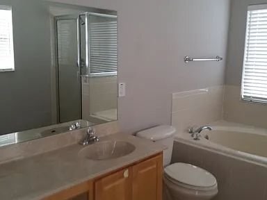 Building Photo - 2405 Silvermoss Dr