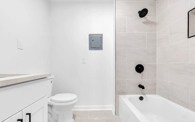 Building Photo - 2919 Normandy Dr