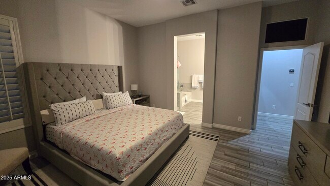 Building Photo - 17591 W Dahlia Dr