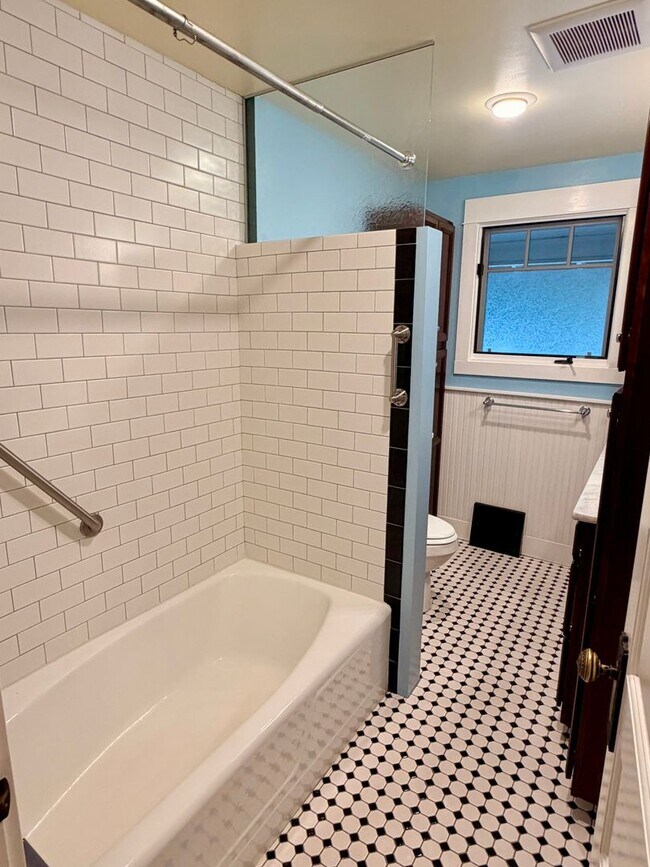 Building Photo - ROJAS