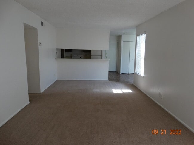 Building Photo - 7132 Larksong St
