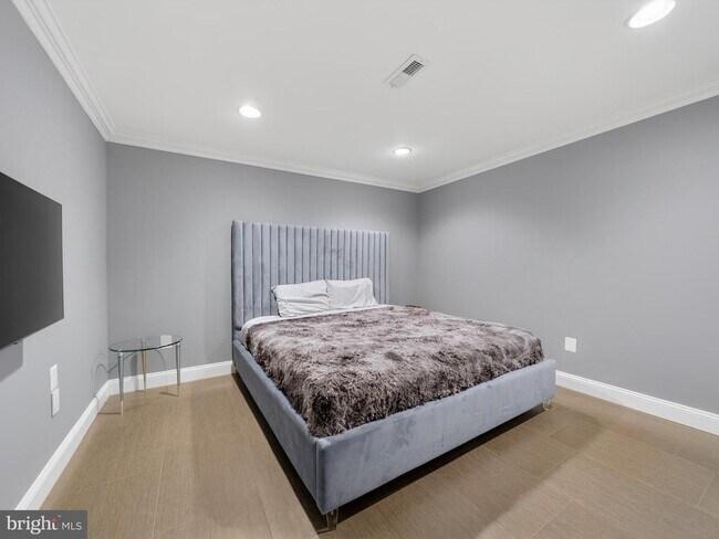 Building Photo - 11701 Winterset Terrace