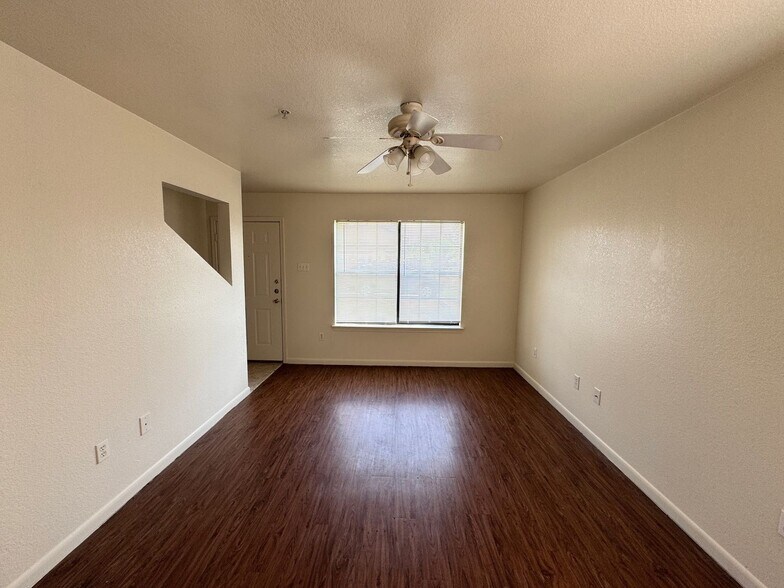 Building Photo - 1100 Lansberry Ct
