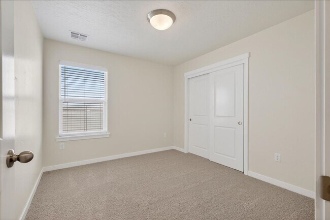 Building Photo - Brand New 3BR/2BA Single-Level Home - Community Pool, Park & Easy I-84 Access