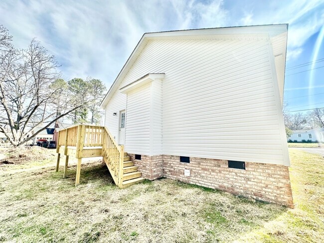 Building Photo - 416 S Confederate Ave