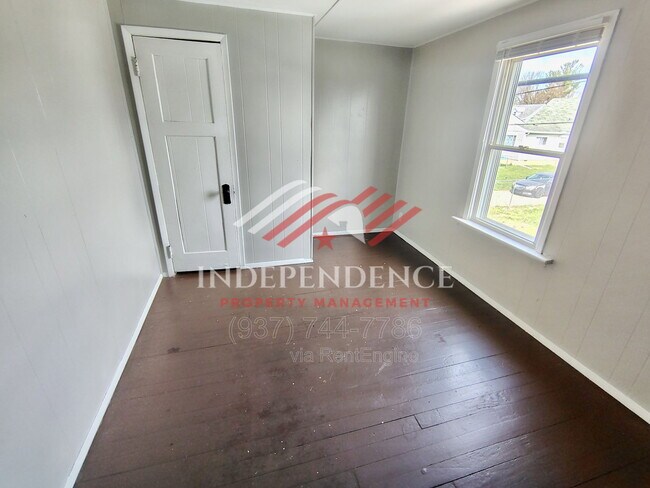 Building Photo - 515 Mertland Ave