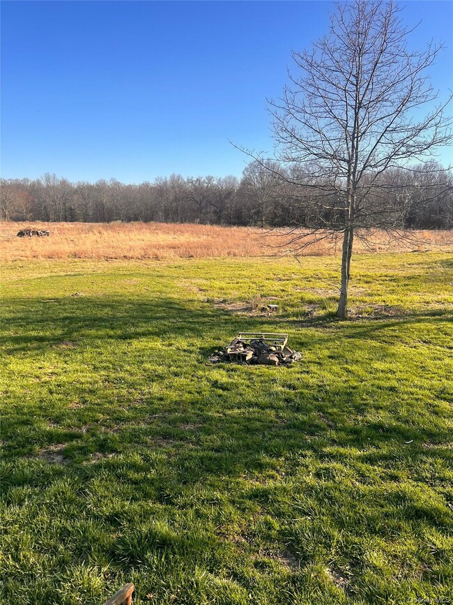 Building Photo - 373 Bruyn Turnpike