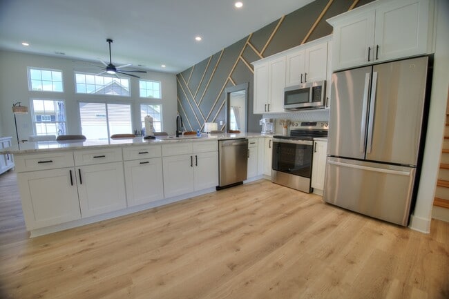 Building Photo - 4385 Kinlaw St