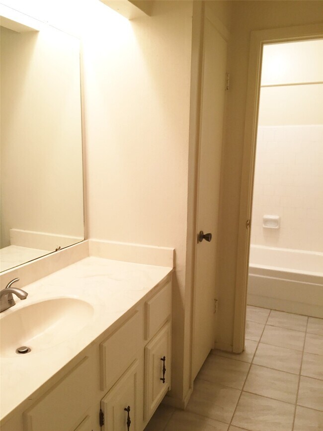 Building Photo - 22815 Merrymount Dr