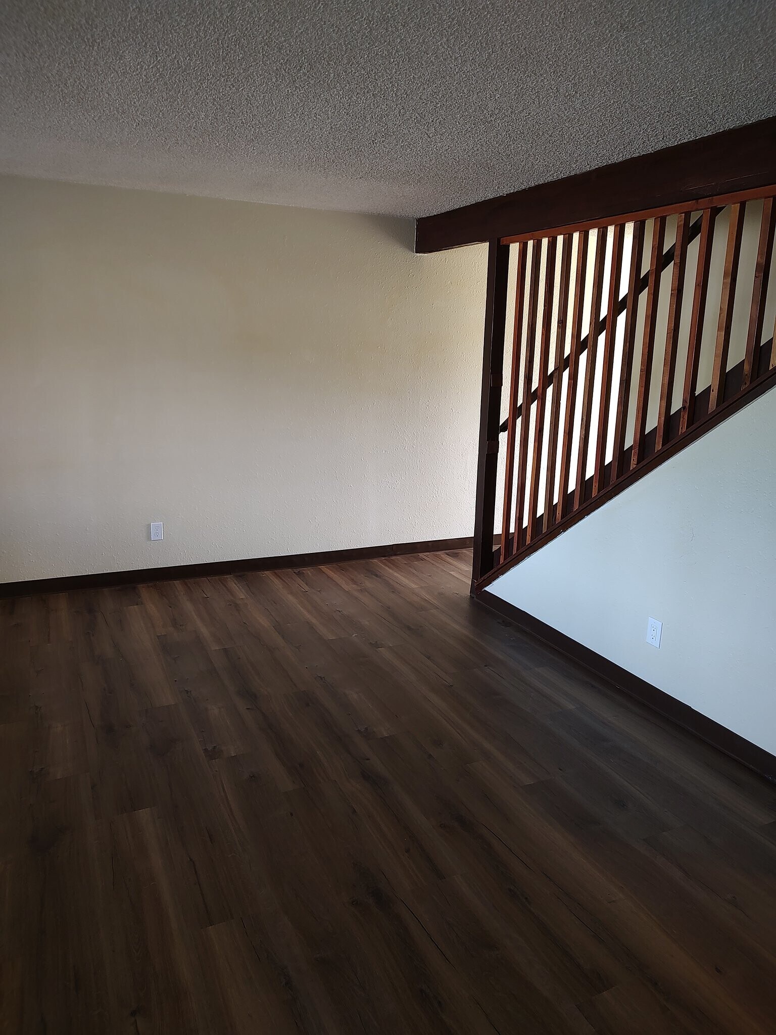 Building Photo - 5908 Parker Rd E