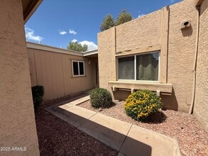 Building Photo - 2 bed, 1 bath Tempe Townhome