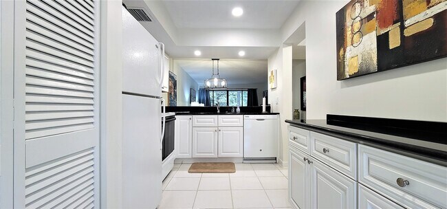 Building Photo - 157 Brackenwood Rd