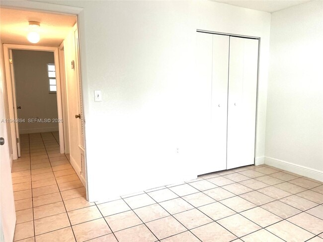 Building Photo - 17255 SW 95th Ave