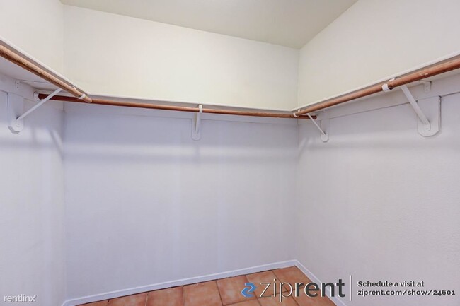 Building Photo - 2 br, 2 bath Condo - 1520 Ben or St, Las V...