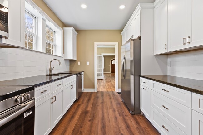 Building Photo - 1008 Fitzpatrick Ave