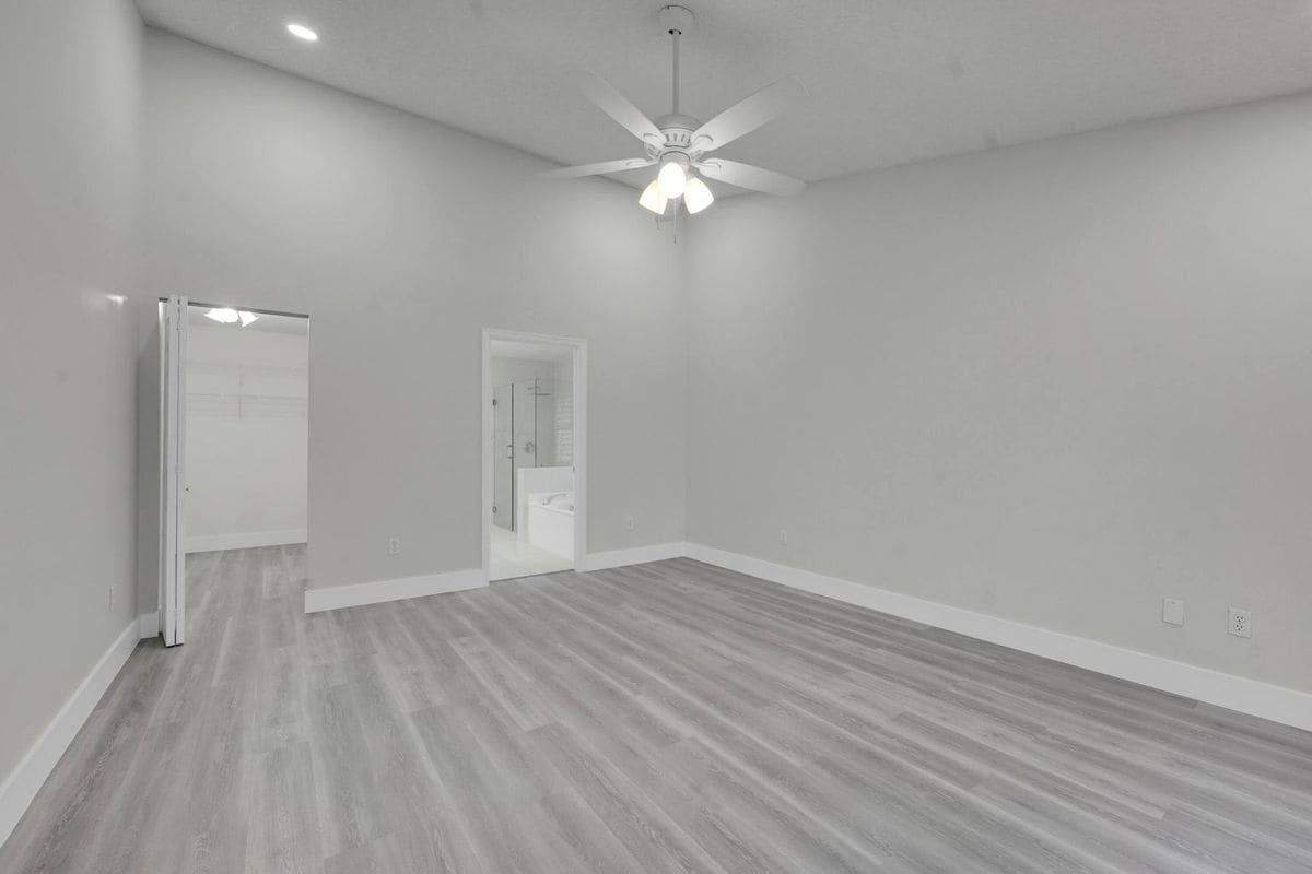 Building Photo - 13048 Meadowbreeze Dr