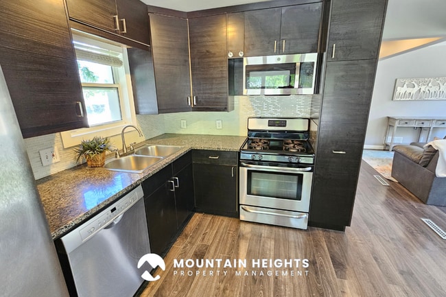 Building Photo - 2911 Hudson Cir