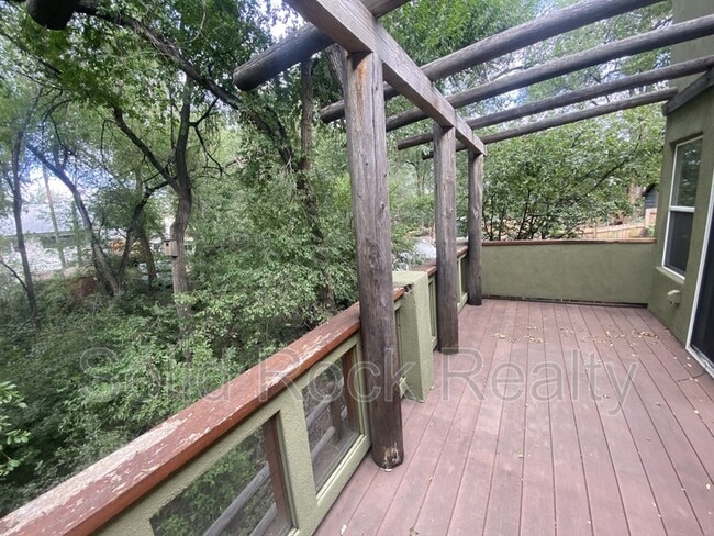 Building Photo - 1701 Ivy Pl