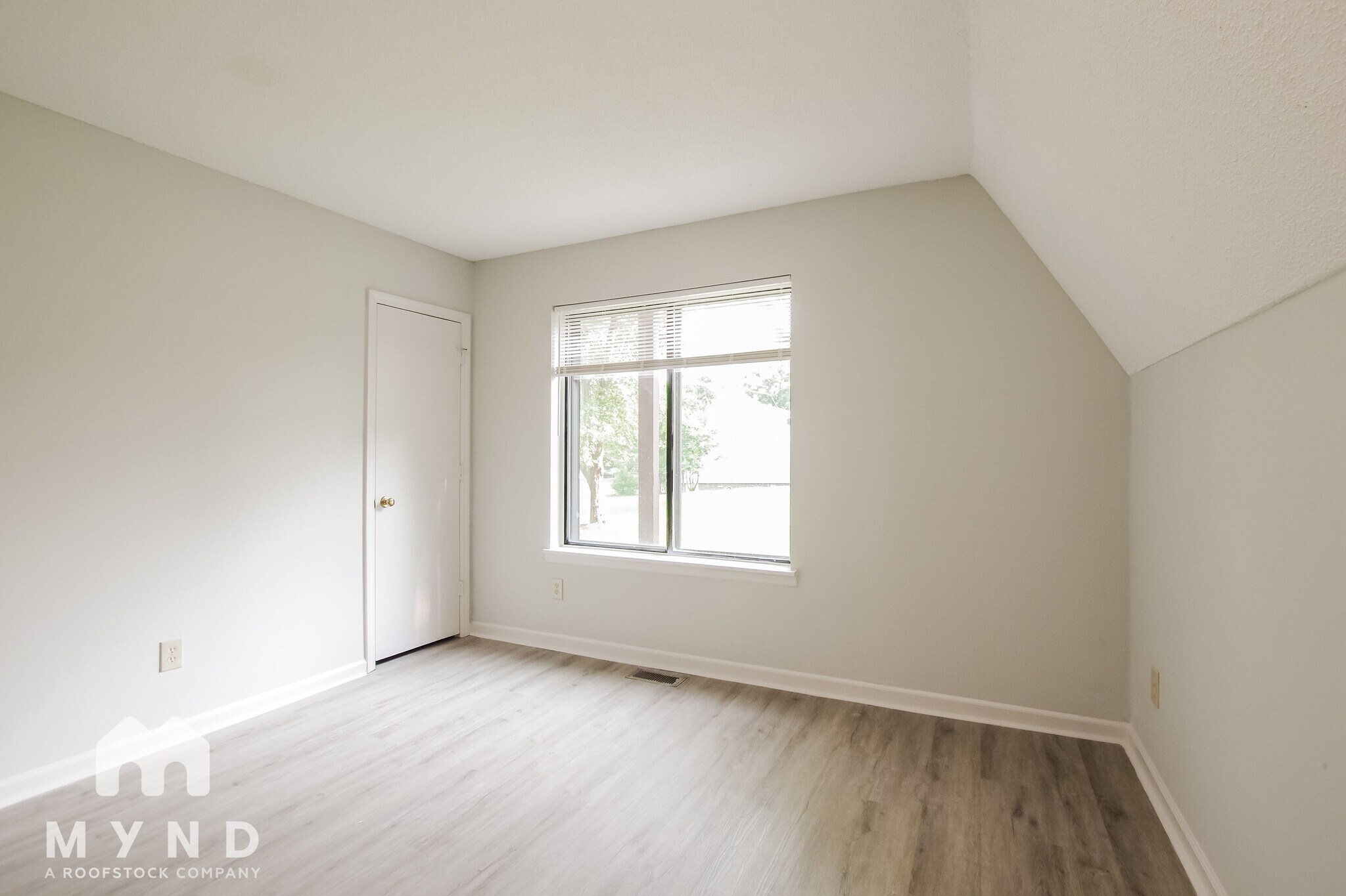 Building Photo - 12208 Rock Canyon Dr