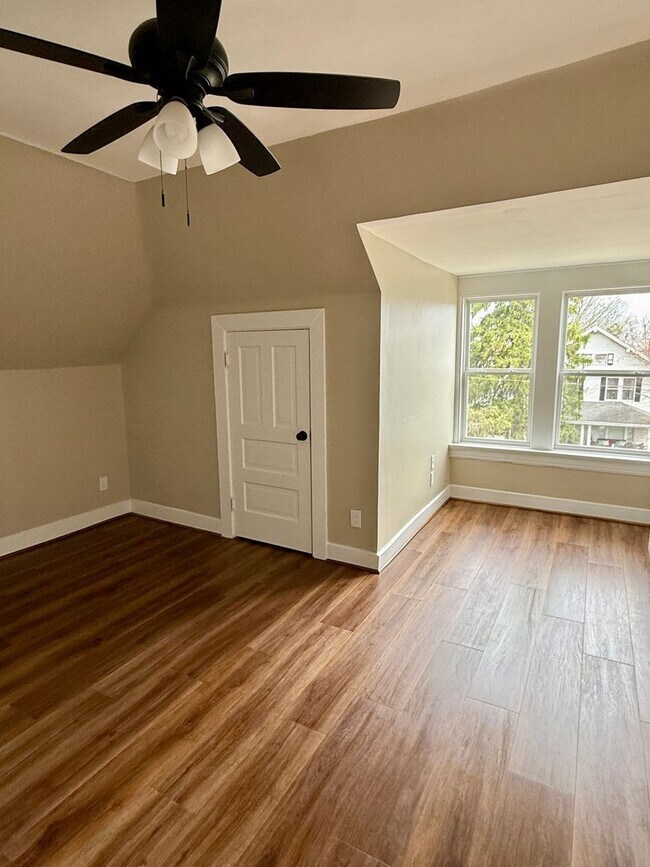 Building Photo - Newly Renovated, All Brand New, Huge 4 bedroom! Incline District