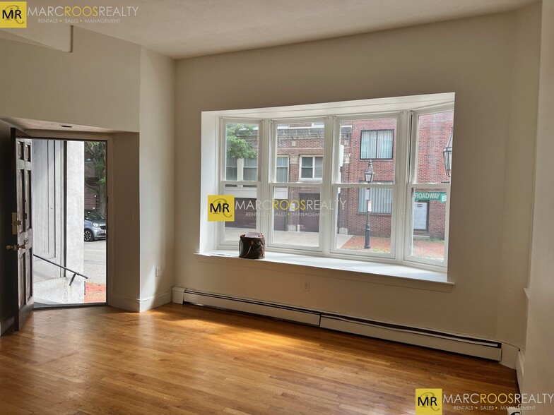 Primary Photo - 14 W Broadway