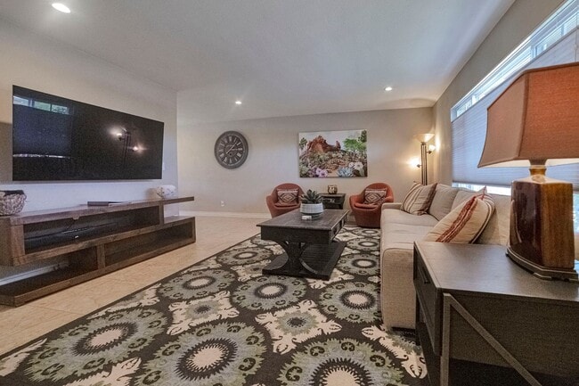 Building Photo - Amazing 3 Bed/2 Bath Home in Old Town Scottsdale