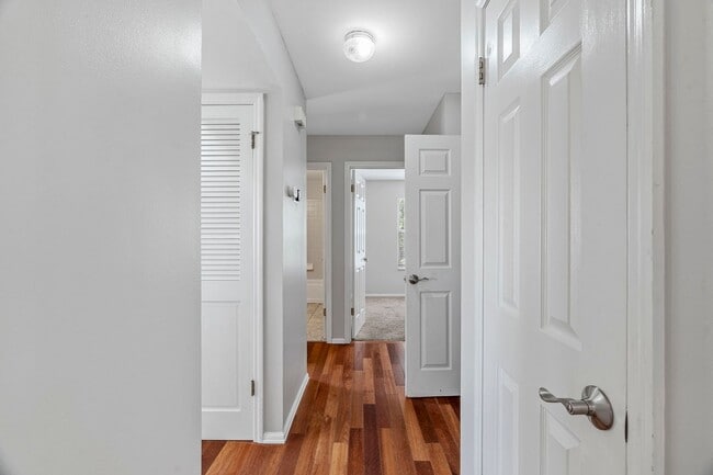 Building Photo - Beautiful 3B/2B Home in St. Charles