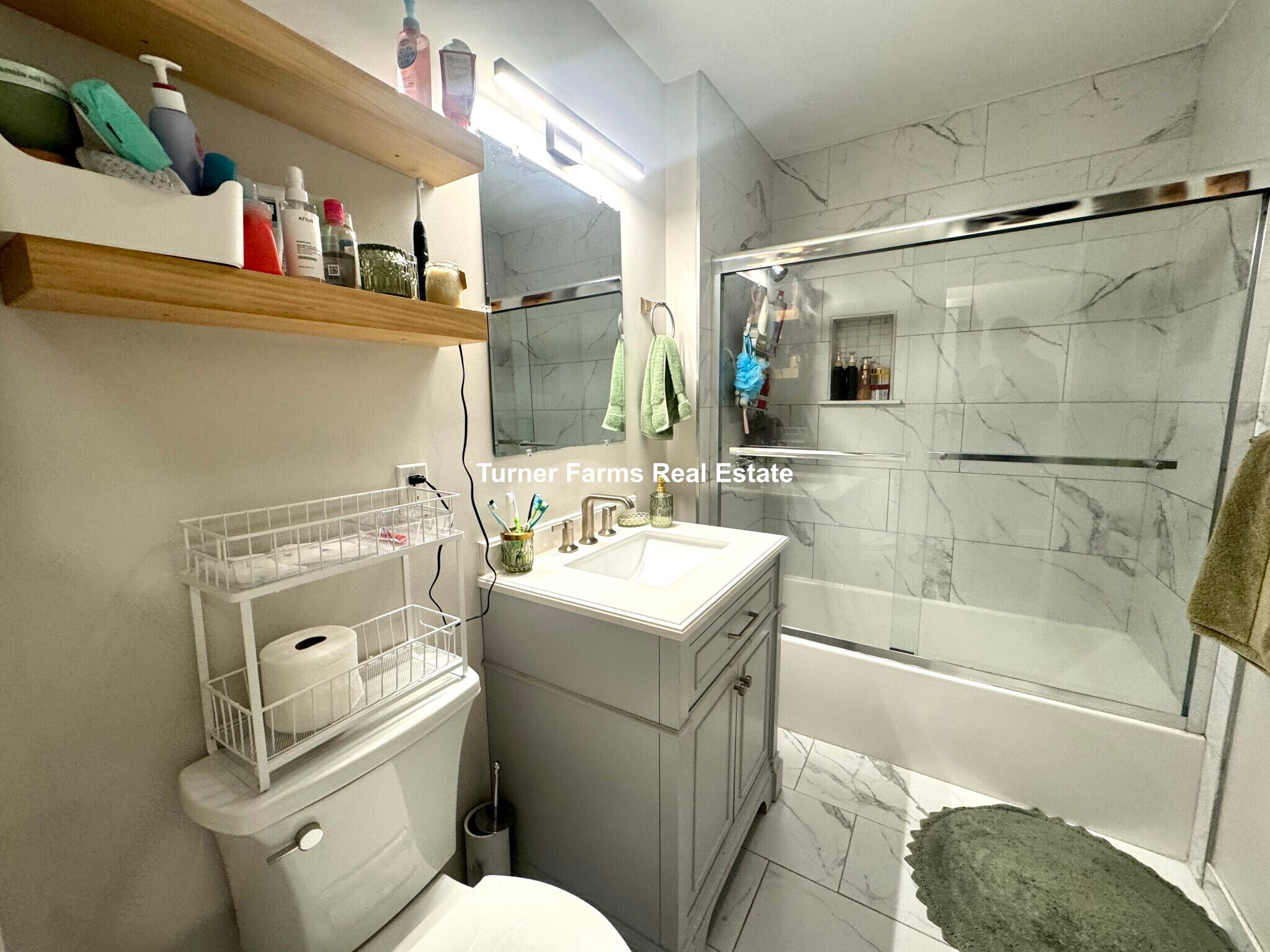 Building Photo - 724 Parker St