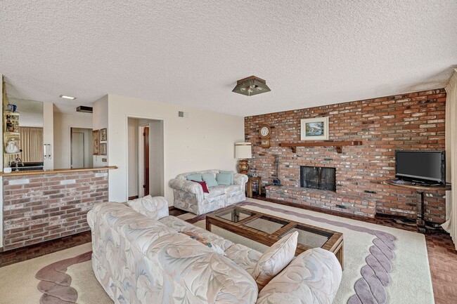 Building Photo - 6348 Chartres Dr