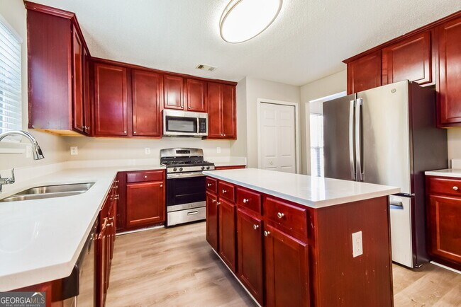 Building Photo - 6640 Delaware Bend
