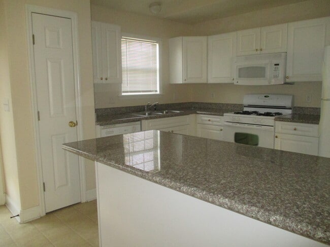 Building Photo - 128 Corinth Dr