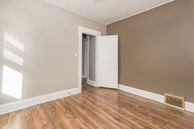 Building Photo - 1466 Hopkins Ave
