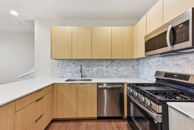 Building Photo - 17012 Marsh Wren Pass