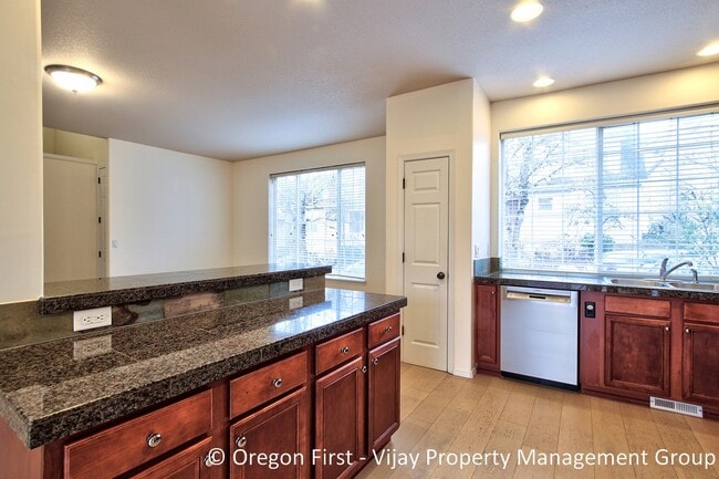 Building Photo - 10568 SW Washington St