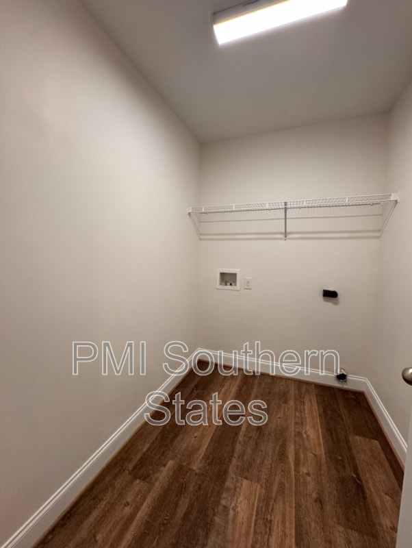 Building Photo - 407 Albus Dr