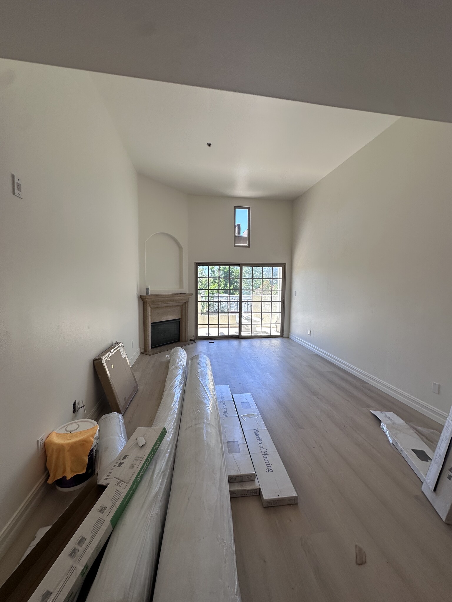 Living Room - 4601 Coldwater Canyon Ave
