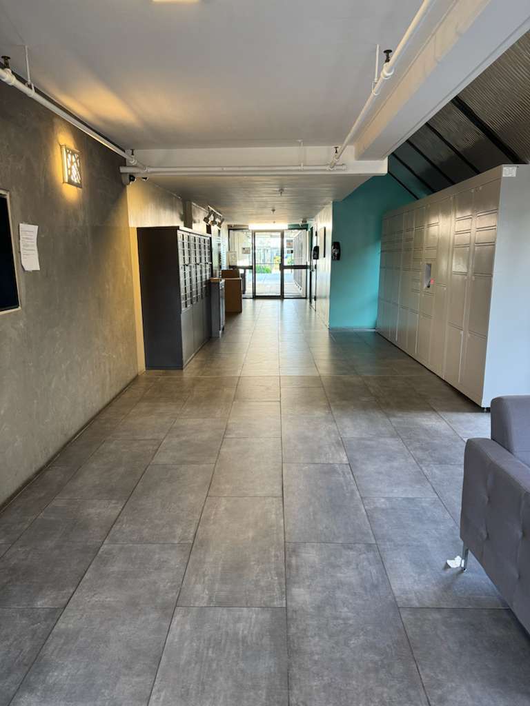 Building Photo - 7 Embarcadero W