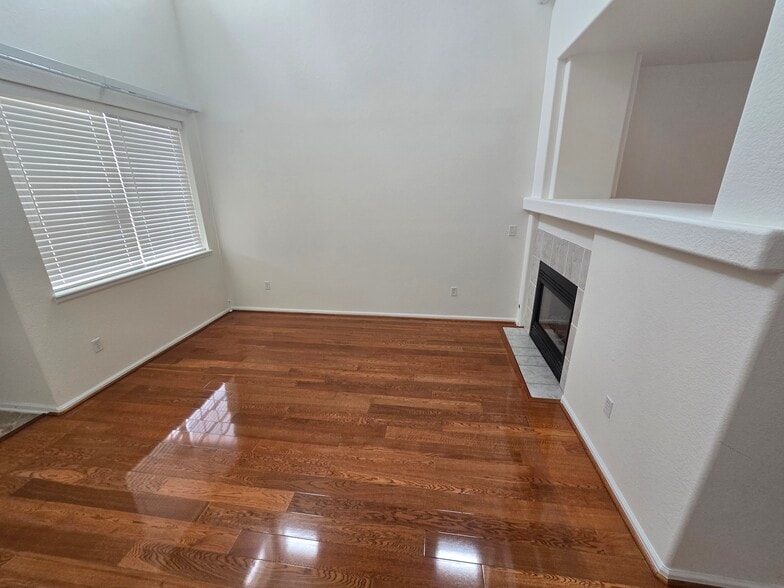 Building Photo - 19653 E 58th Dr