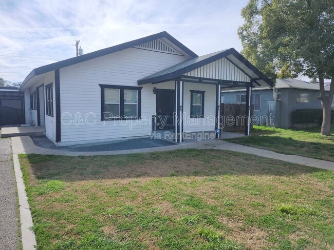 Building Photo - 765 E San Joaquin Ave