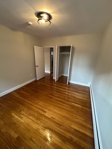 Building Photo - 65 Chiswick Rd