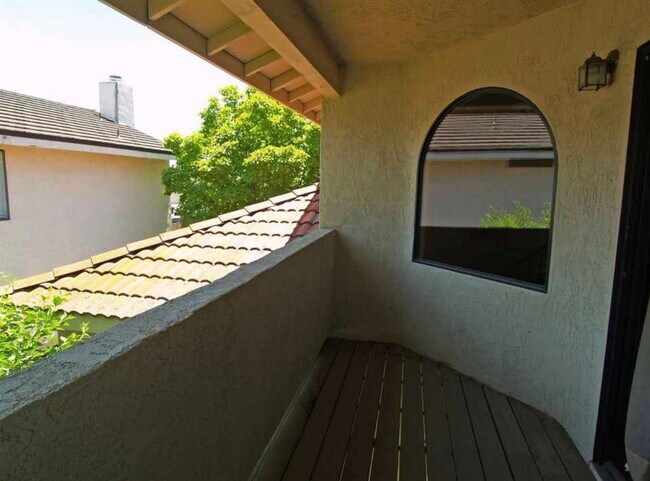 Building Photo - 2524 Garlandwood Dr