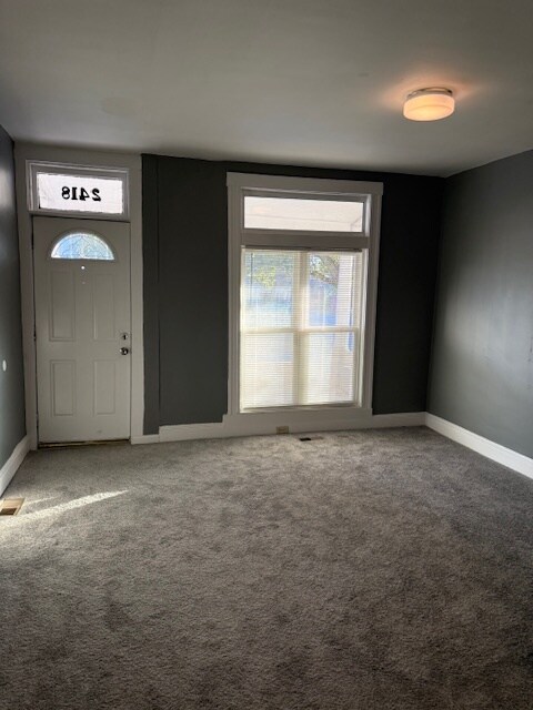 Building Photo - 2418 Baker St