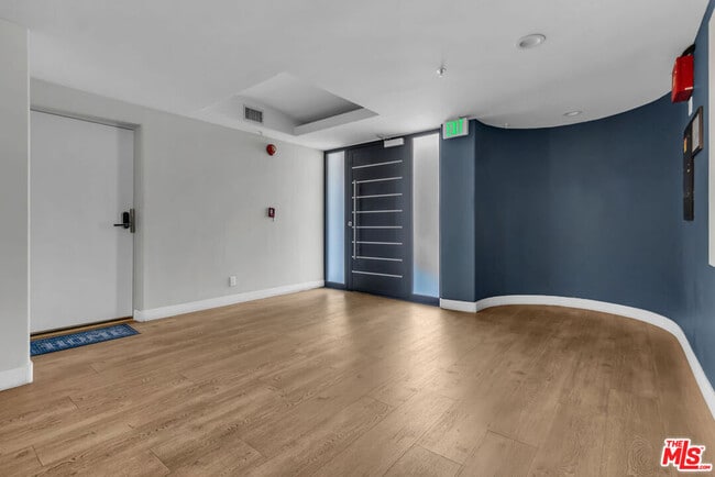 Building Photo - 131 Croft Ave